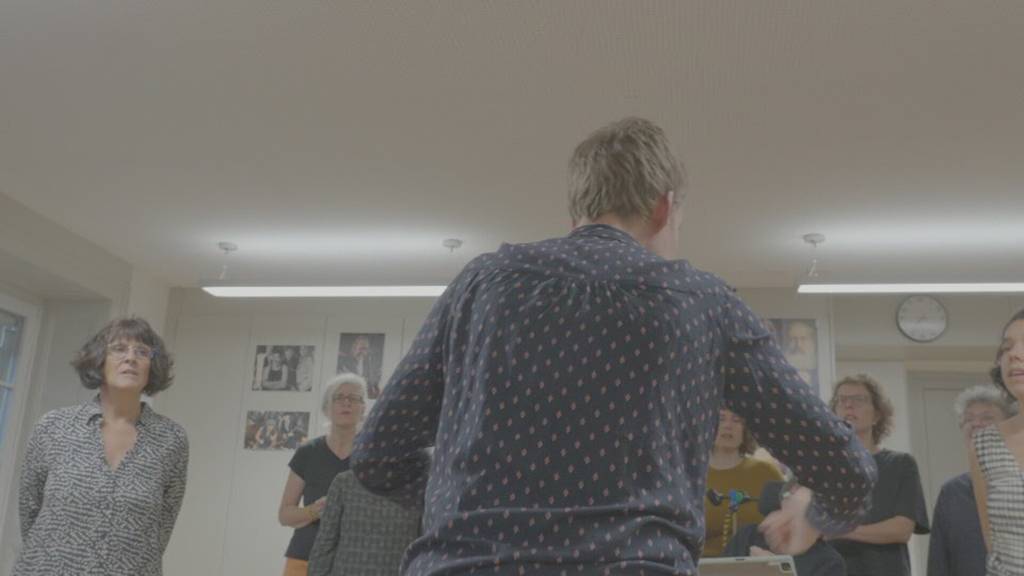 Frauenchor der Reitschule übt für das Programm «Bahnhof»