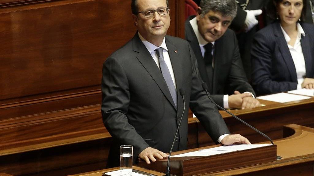 Der französische Staatspräsident François Hollande will gegenüber der EU den Bündnisfall erklären. Welche Unterstützung sich Frankreich erhofft, ist noch unklar.