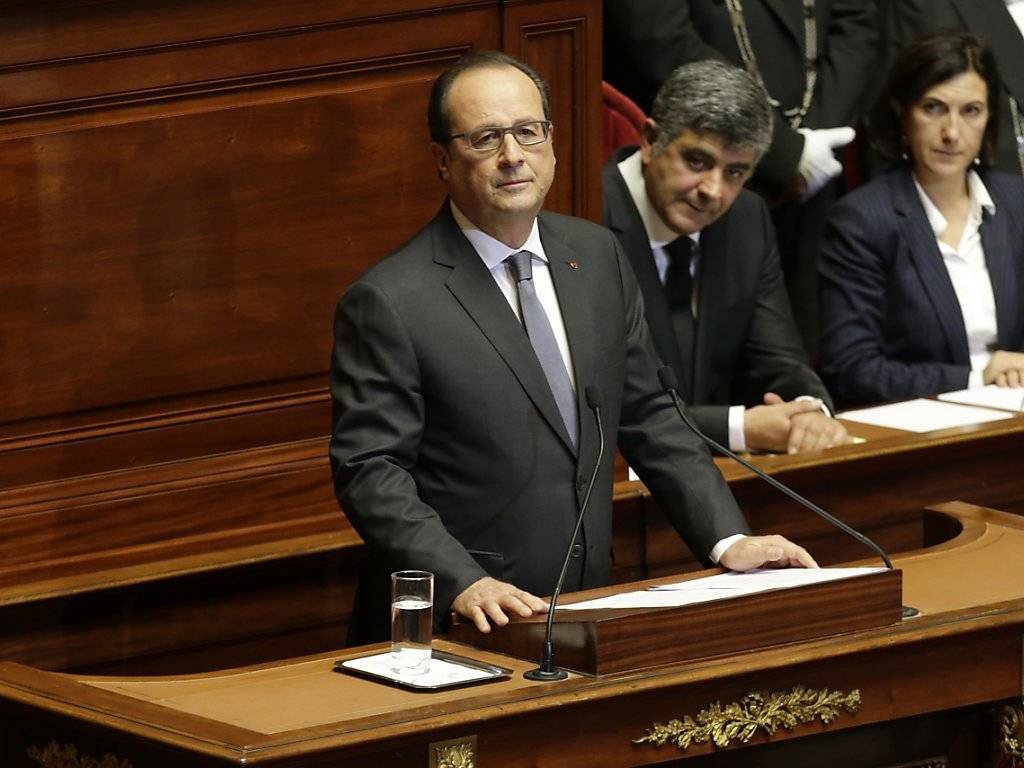 Der französische Staatspräsident François Hollande will gegenüber der EU den Bündnisfall erklären. Welche Unterstützung sich Frankreich erhofft, ist noch unklar. KEYSTONE