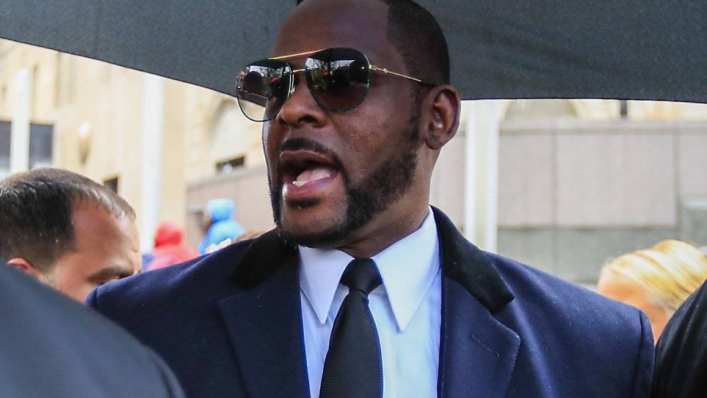 Der US-Sänger R. Kelly hat in den USA erneut ein Strafverfahren am Hals. (Archivbild)