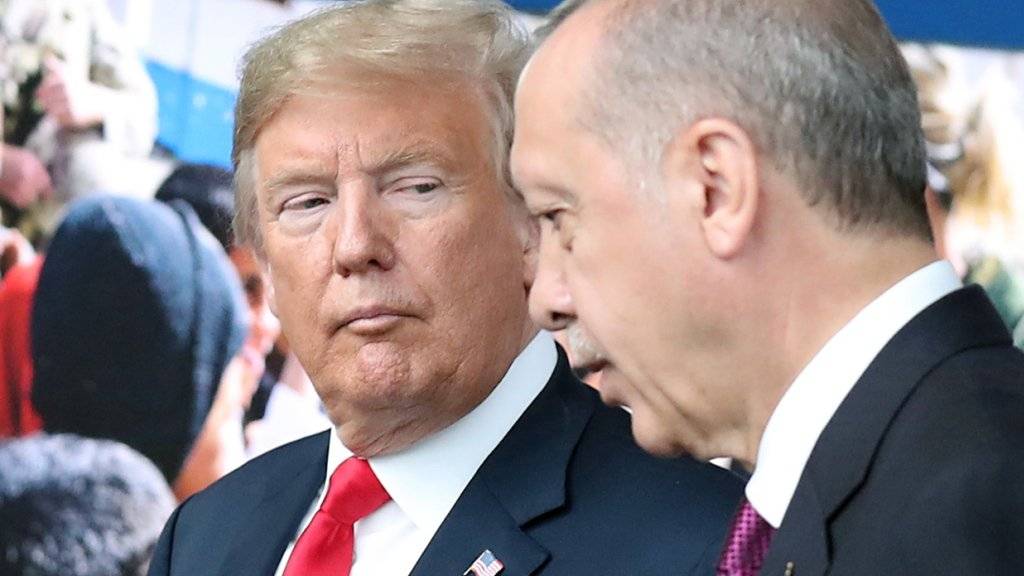 Nach seinen Drohungen gegen die Türkei hat US-Präsident Donald Trump am Montag mit dem türkischen Präsidenten Recep Tayyip Erdogan telefoniert. (Archivbild)