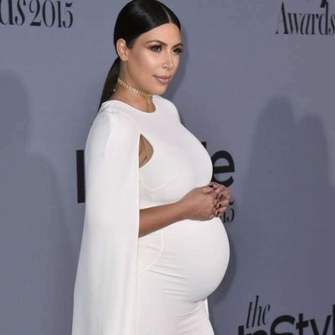 Kim Kardashian postet Fotos von Babyparty im Schlafanzug
