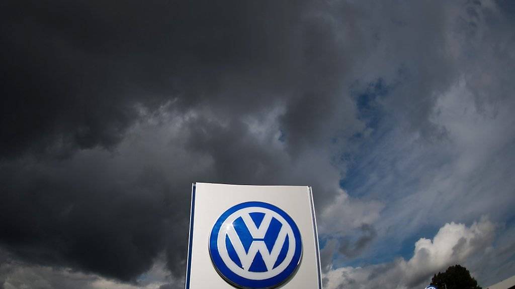 VW will in grossem Masse autonom fahrende Autos herstellen. Um dies zu erreichen, holt der deutsche Autokonzern Unterstützung aus dem Silicon Valley. (Themenbild)