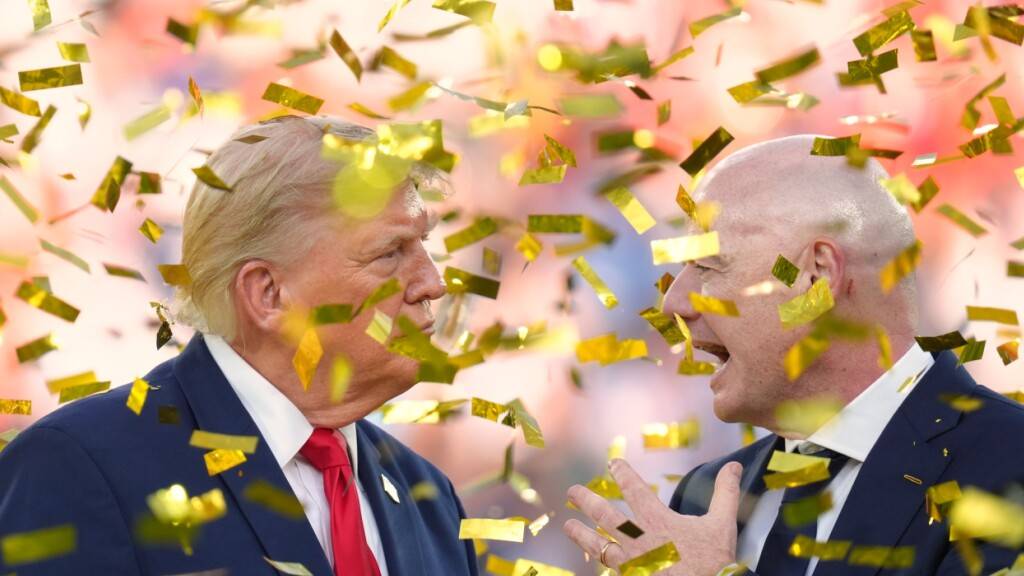 Für US-Präsident Donald Trump (links) und Fifa-Präsident Gianni Infantino gab es vor der Pokalübergabe ein Pfeifkonzert.