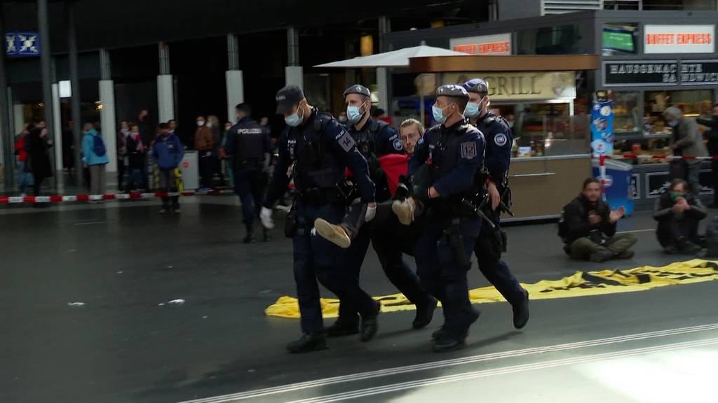 Strategiewechsel: Polizei verhindert Tag drei der Klima-Demonstration