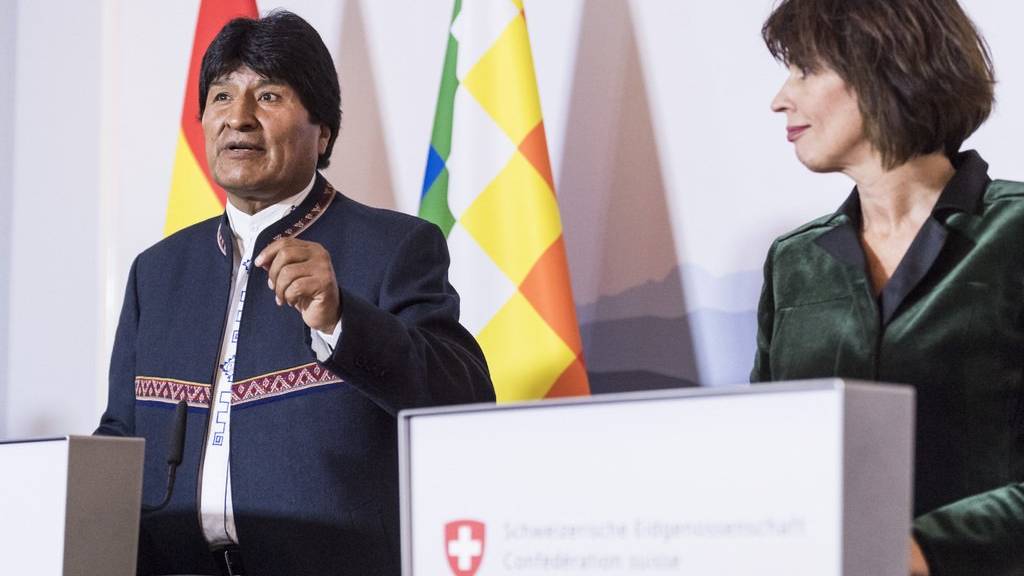 Der bolivianische Präsident Evo Morales ist derzeit zu Besuch in der Schweiz. Er bewirbt unter anderem das Bahnprojekt, für das Stadler Rail gerne liefern würde.