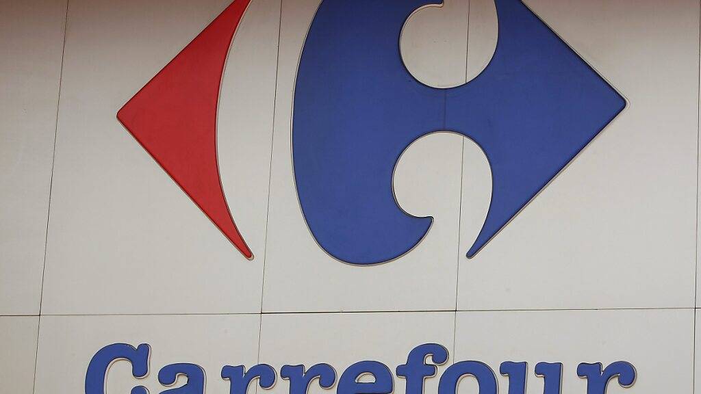 Frankreichs Finanzminister Bruno Le Maire lehnt eine Übernahme des heimischen Handelsriesen Carrefour durch den kanadischen Konzern Alimentation Couche-Tard ab. (Archivbild)