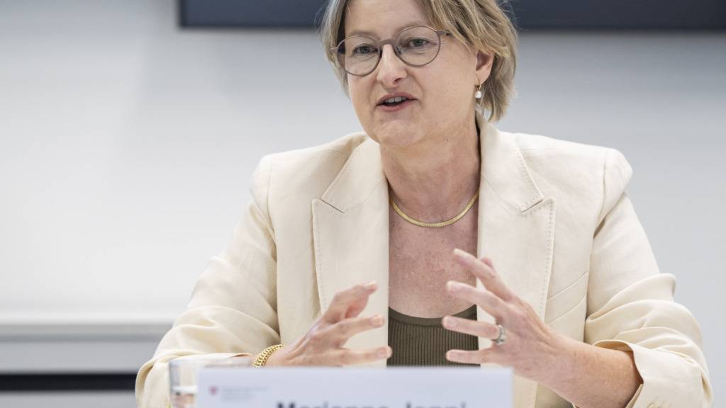 Marianne Jenni, Chefin der Konsularischen Direktion des Aussendepartements, stellt eine Tendenz hin zu Reisen in Krisengebiete fest.