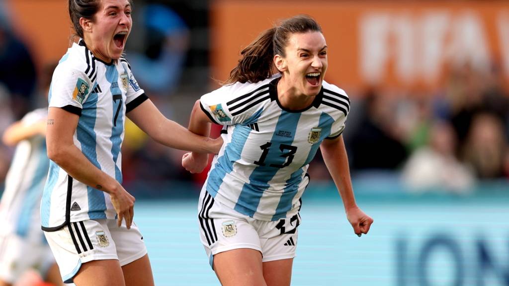 Die beiden Torschützinnen: Sophia Braun (rechts) and Romina Nunez schossen je einen Treffer für Argentinien