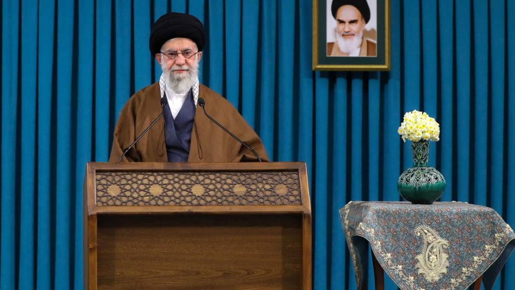 Das geistliche Oberhaupt des Irans , Ayatollah Ali Chamenei, verspricht dem Volk eine Linderung der wirtschaftlichen Probleme. (Archivbild)