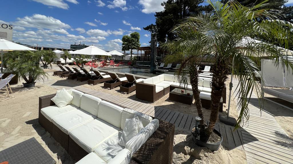 Gewinne die RADIO BERN1-Lounge im Summer Beach