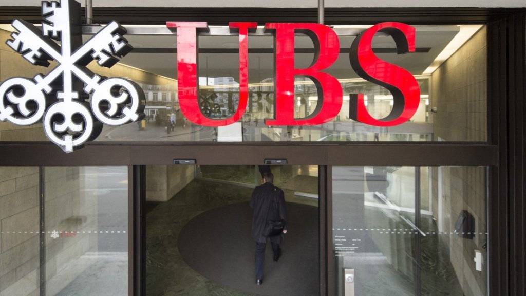 Die Eidgenössische Steuerverwaltung verlangt von der UBS die Herausgabe von Informationen zu Konten von Kunden in Frankreich. Die Grossbank plant rechtliche Schritte. (Symbolbild)