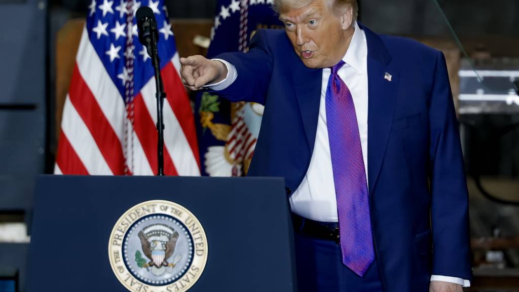 US-Präsident Donald Trump will endlich eine Entscheidung dazu, ob er die Importabgaben verhängen darf oder nicht - und sieht sich weiter im Recht. (Archivbild)