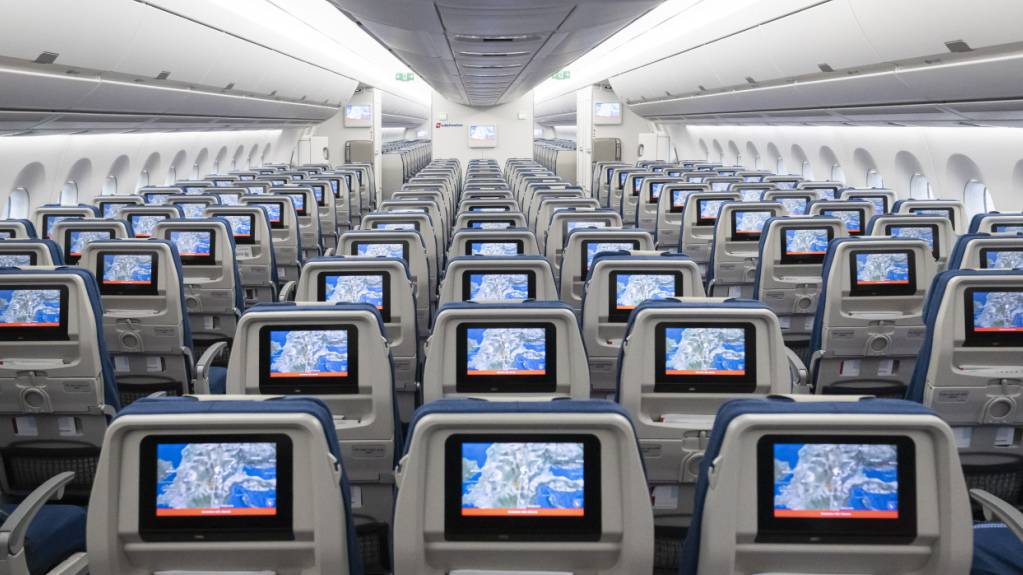 Die Wissenschaftler um Chenyang Zhang von der kanadischen Universität Calgary hatten die Räumung eines Airbus A320 untersucht, also eines der weltweit am häufigsten eingesetzten Flugzeugtypen. (Symbolbild)