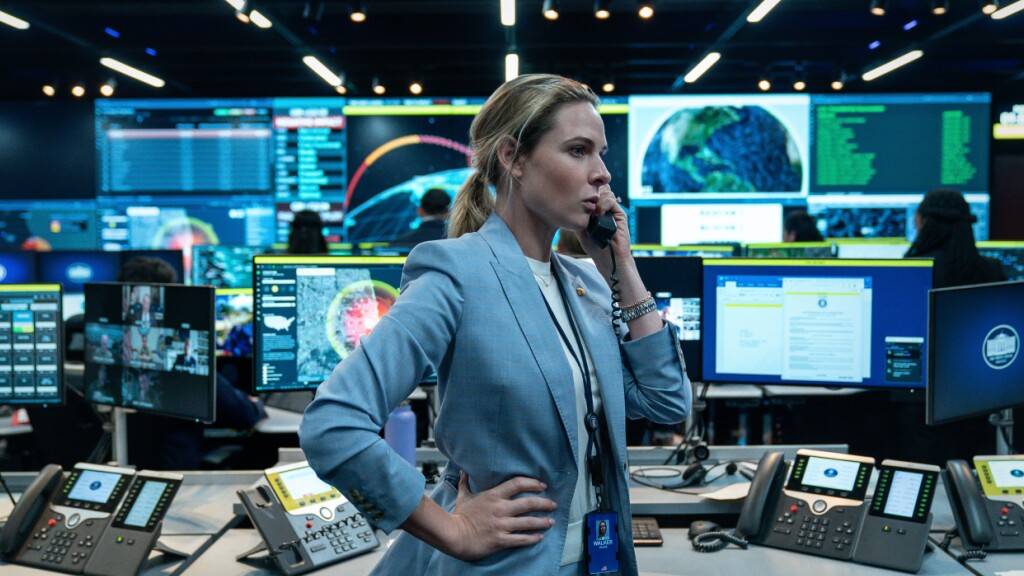 Szenenbild mit Rebecca Ferguson als Captain Olivia Walker in der Netflix-Produktion «A House of Dynamite».