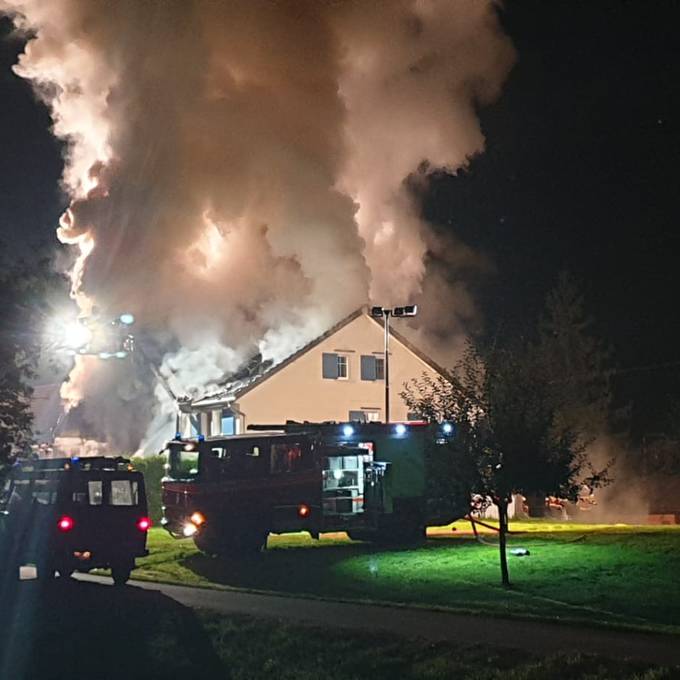 Zweifamilienhaus brannte lichterloh