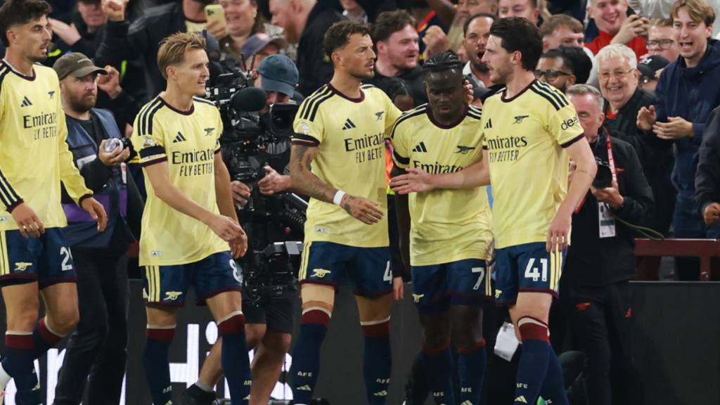 Arsenal feiert das siegbringende 1:0 von Bukayo Saka
