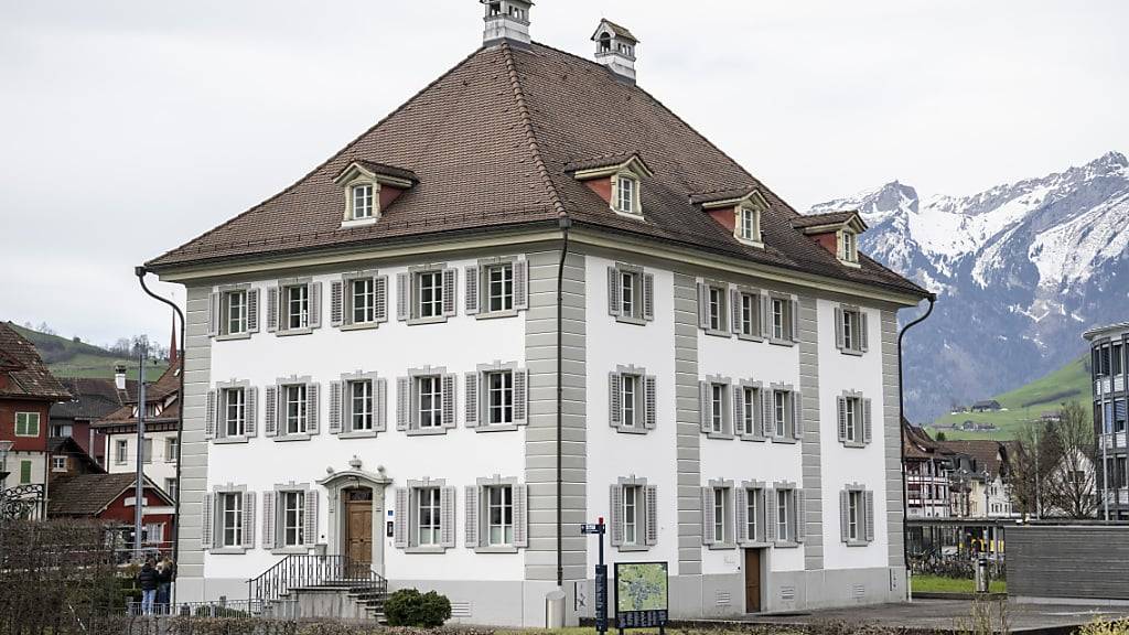 Das im 18. Jahrhundert erbaute Breitenhaus beim Bahnhof Stans wird heute von der kantonalen Verwaltung genutzt. (Archivaufnahme)