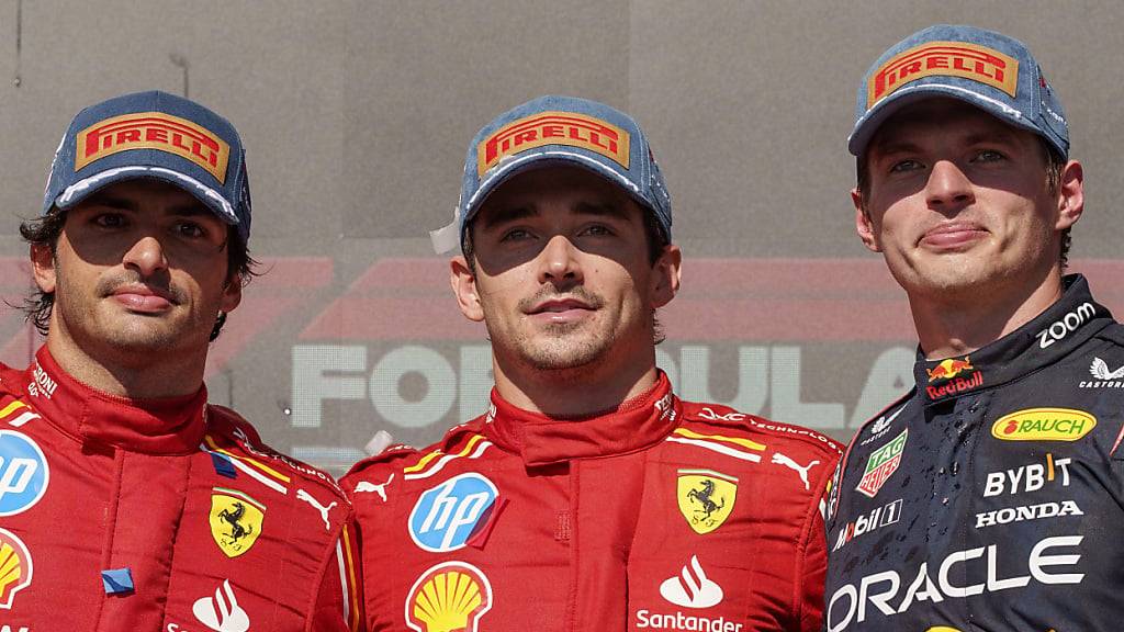 Hinter Sieger Charles Leclerc (Mitte) sorgte der Spanier Carlos Sainz (links) für einen Ferrari-Doppelsieg, Dritter wurde WM-Leader Max Verstappen