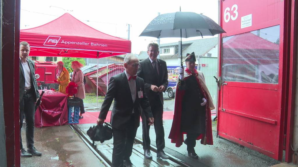 Hoher Besuch: Bundesrat Albert Rösti feiert Appenzeller Bahnen