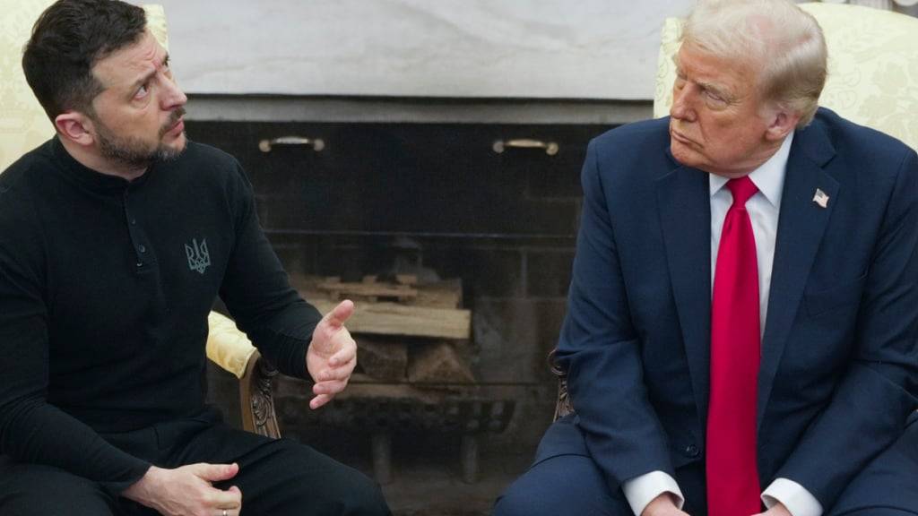 ARCHIV - US-Präsident Donald Trump (r) und der ukrainische Präsident Wolodymyr Selenskyj im Oval Office des Weißen Hauses. Foto: Mystyslav Chernov/AP/dpa/Archivbild