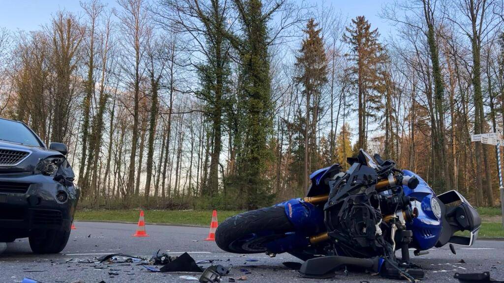 Der 62-jährige Motorradfahrer wurde beim Zusammenstoss mit einem Auto in Oberhasli schwer verletzt.