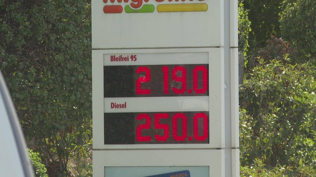 Allzeithoch: Weil der Liter Diesel so viel kostet wie noch nie, soll der Bundesrat handeln