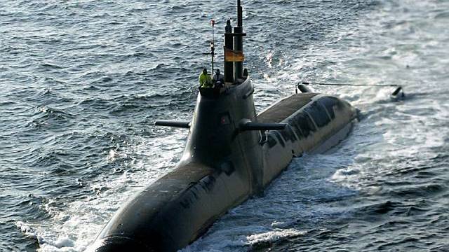 Zwei Atom-U-Boote im Atlantik zusammengestossen - Vermischtes
