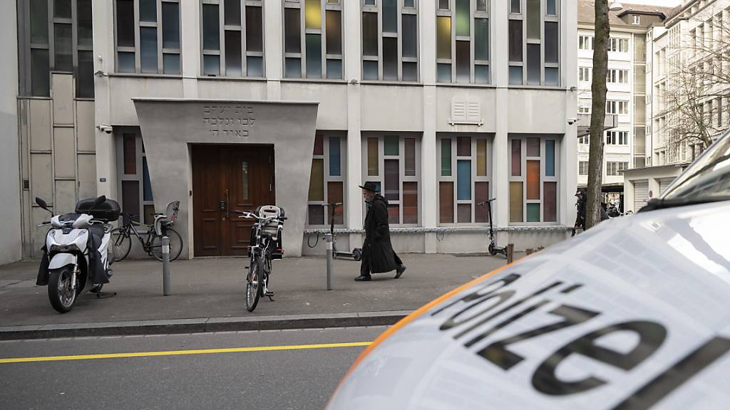 «Schwarze Tage für die Stadt Zürich»: Stadtpräsidentin Corine Mauch (SP) verurteilte den Angriff vom Samstag aufs Schärfste. Im Bild die Synagoge Agudas Achim in Wiedikon. (Archivbild)