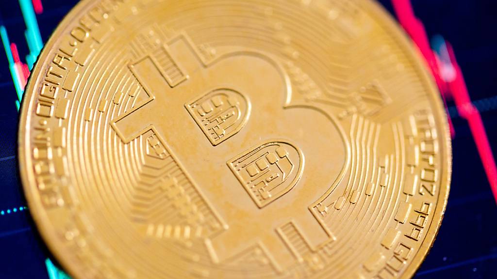 Der Bitcoin hat sich 2023 mehr als verdoppelt und nähert sich wieder der Marke von 45'000 US-Dollar an. (Symbolbild)