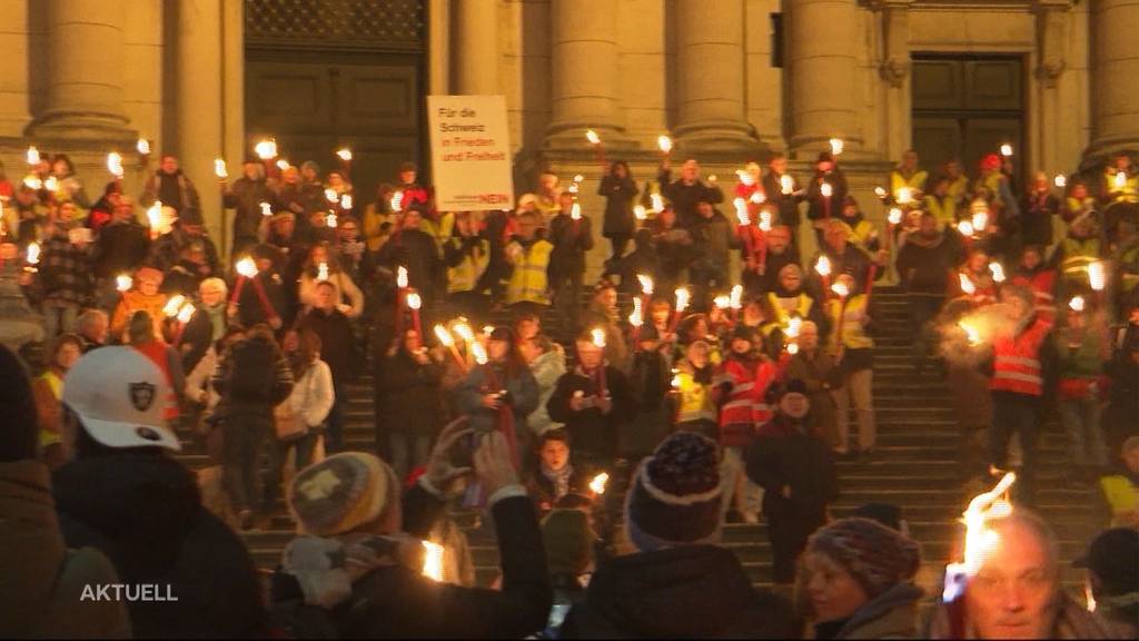 Fackeldemo gegen Covid-Gesetz in Solothurn