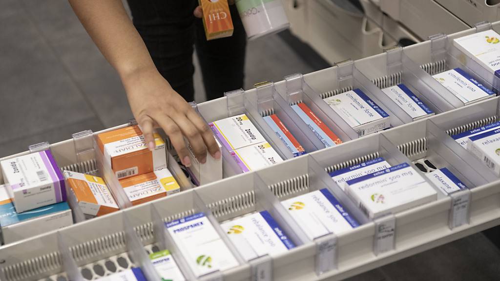 Im Kanton Aargau dürfen einzig Apotheken Medikamente abgeben. Daran will der Regierungsrat festhalten. (Symbolbild)