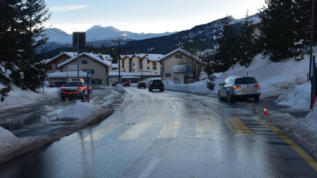 Eine Elfjährige ist am Samstagnachmittag in Valbella auf einem Fussgängerstreifen von einem Auto angefahren und dabei leicht verletzt worden.