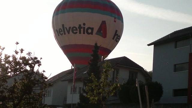 Ballon landet in Roggwiler Wohnquartier