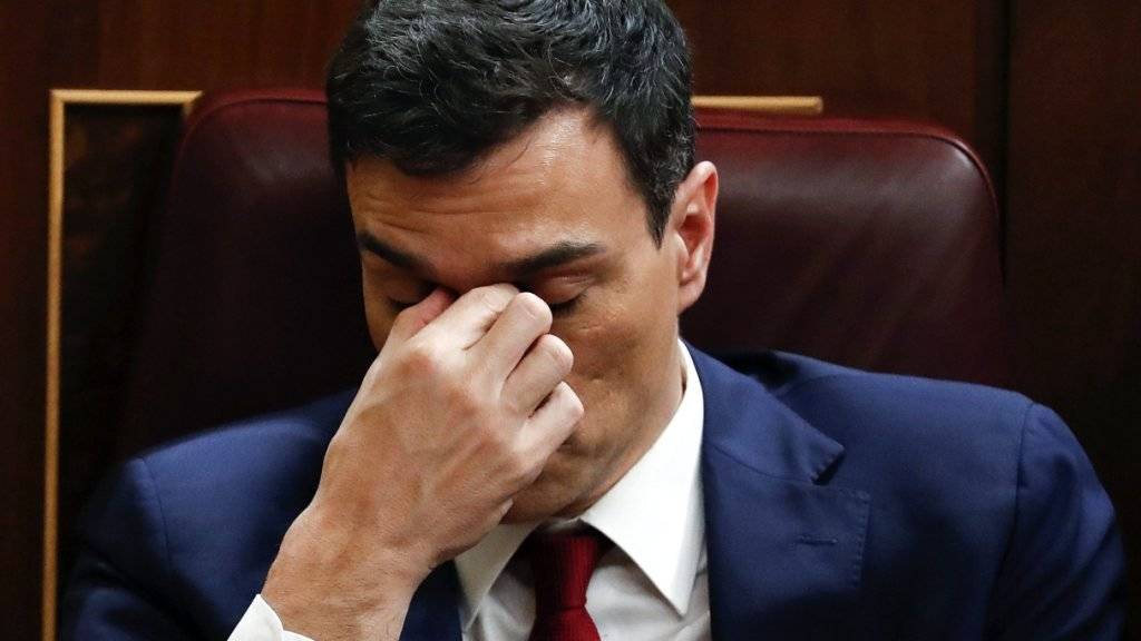Eigentlich schon im Voraus klar: Sozialisten-Chef Pedro Sánchez konnte im spanischen Parlament nicht genügend Stimmen auf sich vereinigen, um Regierungschef zu werden (in einer Aufnahme vom Mittwoch, 2. März im Parlament in Madrid).
