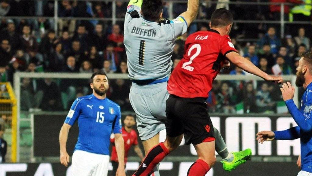 Alles im Griff: Gianluigi Buffon liess sich in seinem 1000. Profisiel von den Albanern nicht bezwingen