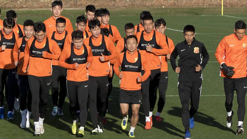 Die Spieler des FC Wuhan Zall im Trainingslager in Spanien