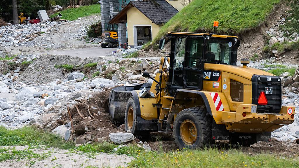 Aufräumen nach Unwetter: Das sich ändernde Klima macht sich auch in der Schweiz bemerkbar. (Archivbild)