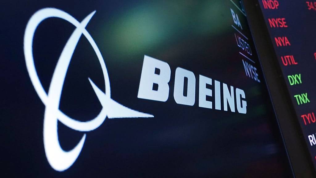Nach der Notlandung einer Boeing 737 MAX 9 in den USA hat der Chef des US-Flugzeugbauers Versäumnisse eingeräumt. Es gehe zunächst darum, «unseren Fehler einzugestehen», sagte Boeing-Chef Dave Calhoun am Dienstag. (Archivbild)
