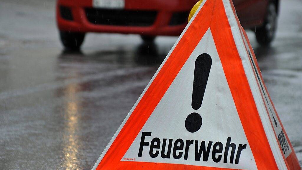 Der Brand im Doppeleinfamilienhaus konnte rasch gelöscht werden. (Symbolbild)