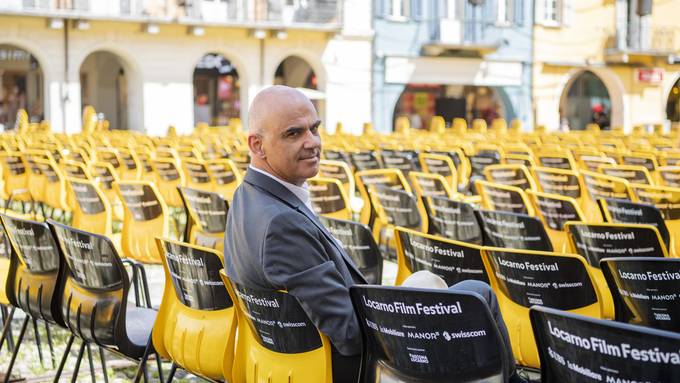 Berset hält baldige Lockerung der Maskenpflicht für möglich