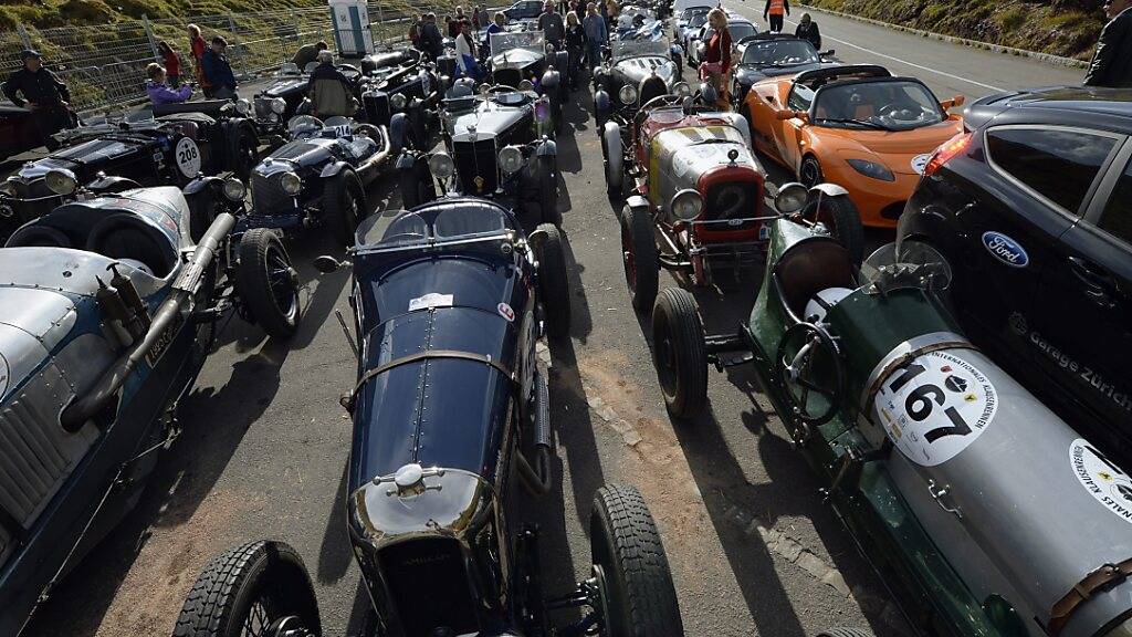 560 historische Fahrzeuge am 100-Jahr-Jubiläum der Klausenrennen