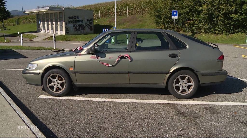 Herrenloses Auto steht seit Wochen auf Autobahn-Parkplatz