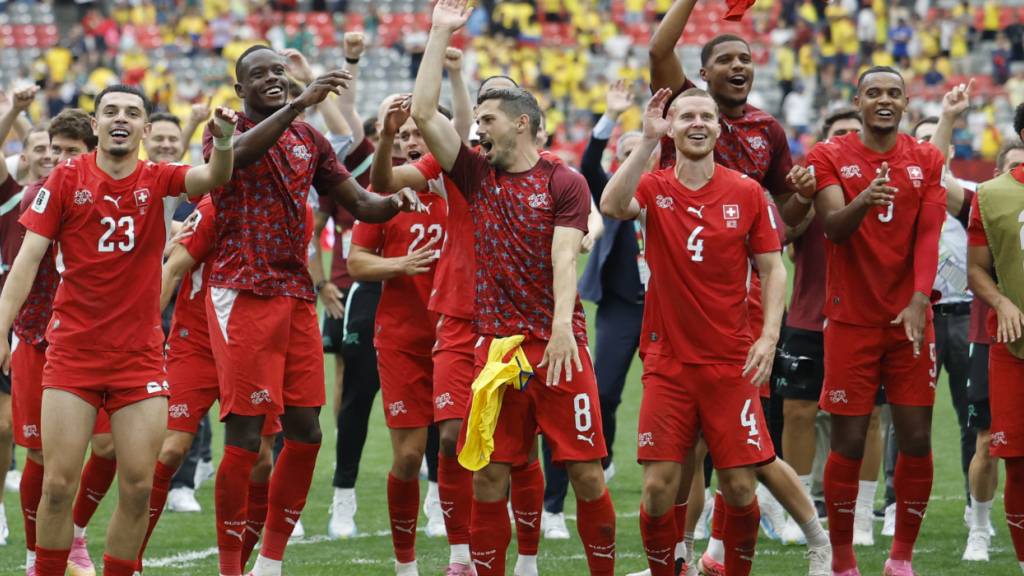 Jubelnde Schweizer nach dem Sieg im WM-Achtelfinal gegen Kolumbien