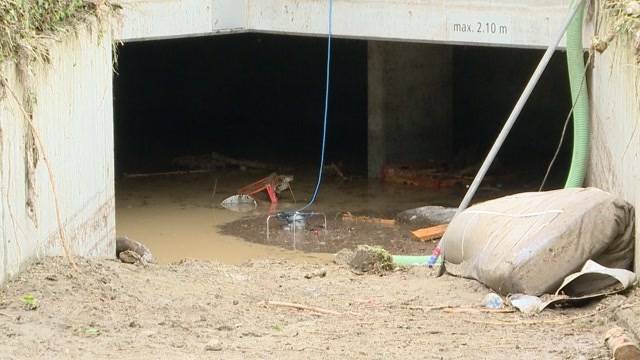 Unwetter: Mutter und 5-jährige Tochter ertrinken im Keller