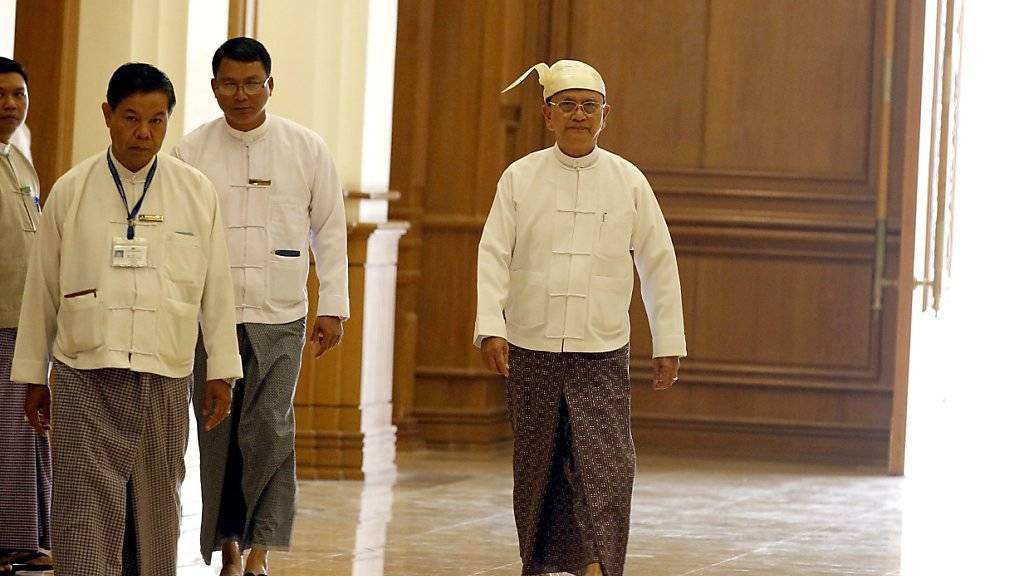 Myanmars scheidender Präsident Thein Sein (rechts) hat den gewaltlosen Reformprozess in der einstigen Militärdiktatur gerühmt.