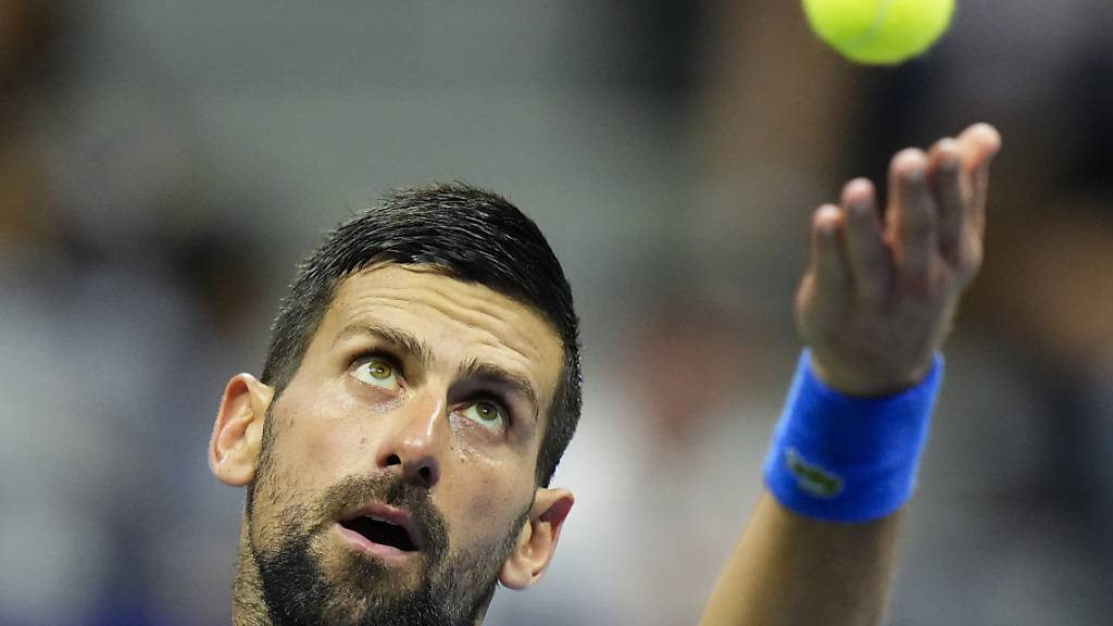 Gelungene Rückkehr nach New York: Novak Djokovic zieht in die 2. Runde des US Open ein und wird damit wieder die Nummer 1 der Weltrangliste