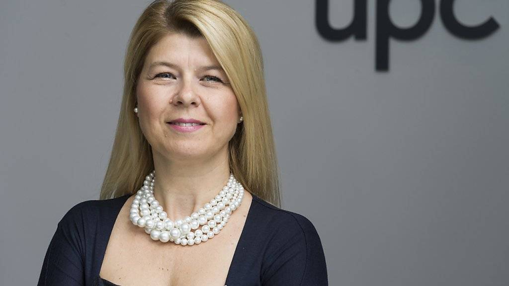 UPC-Schweiz-Chefin Severina Pascu muss einen weiteren Umsatzrückgang im zweiten Quartal verkünden, sieht aber Zeichen für eine Besserung. (Archiv)