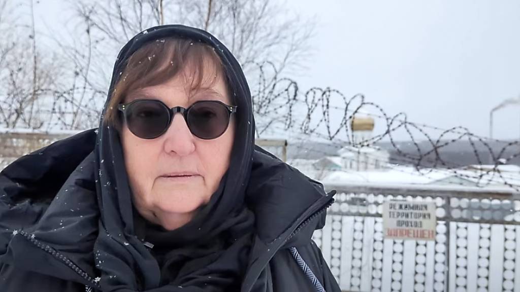HANDOUT - Auf diesem Videostandbild, das vom Nawalny-Team via AP zur Verfügung gestellt wurde, spricht Ljudmila Nawalnaja, die Mutter des russischen Oppositionsführers Alexej Nawalny. Foto: Uncredited/Navalny Team/AP/dpa - ACHTUNG: Nur zur redaktionellen Verwendung im Zusammenhang mit der aktuellen Berichterstattung innerhalb der nächsten 7 Tage und nur mit vollständiger Nennung des vorstehenden Credits