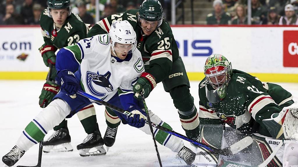 Trotz drei Assist und einer 5:2-Führung unterlag Pius Suter (24) mit den Vancouver Canucks den Minnesota Wild 7:10